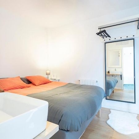 Independent Room Close To Ifema Y Aeropuertob Madrid Eksteriør billede