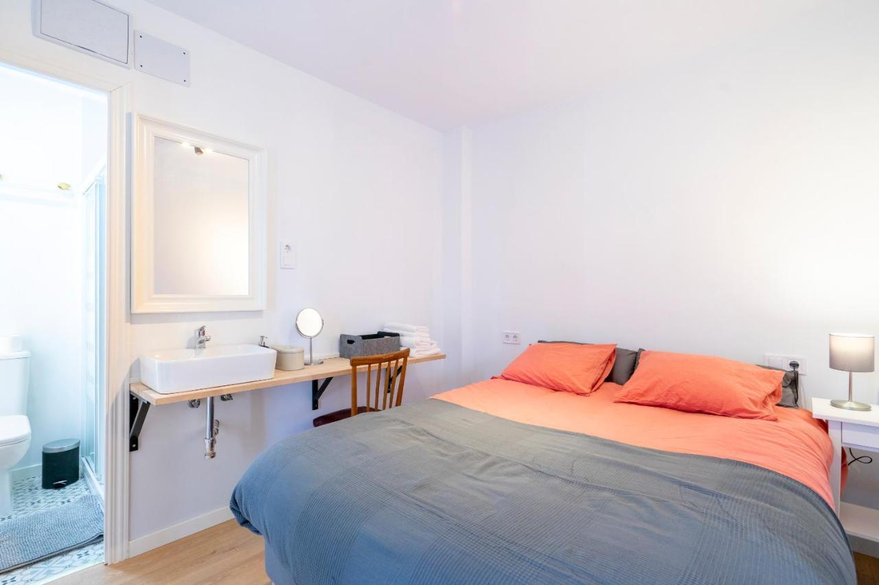 Independent Room Close To Ifema Y Aeropuertob Madrid Eksteriør billede